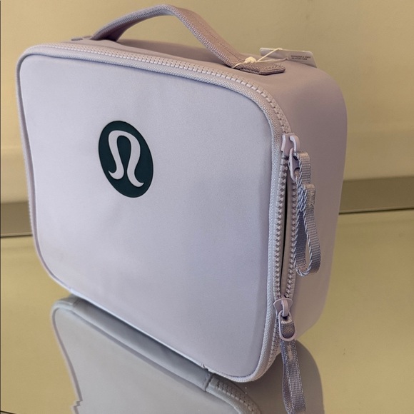 🆕 LULULEMON New Crew Lunch Box NWT Lavender Frost - Picture 7 of 16